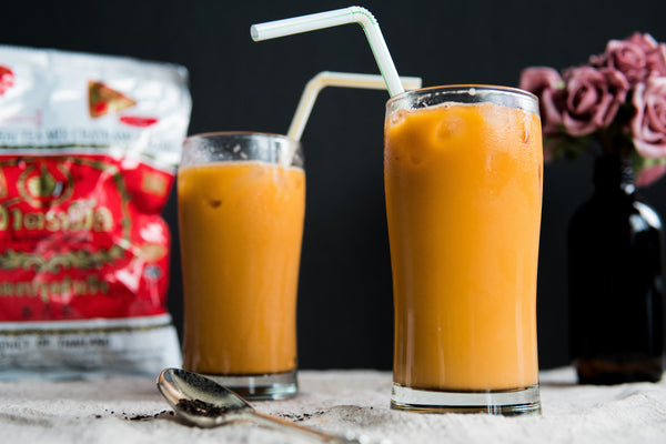 Quick & Simple Thai Iced Milk Tea Recipe [w/ video tutorial] | Bakestarters