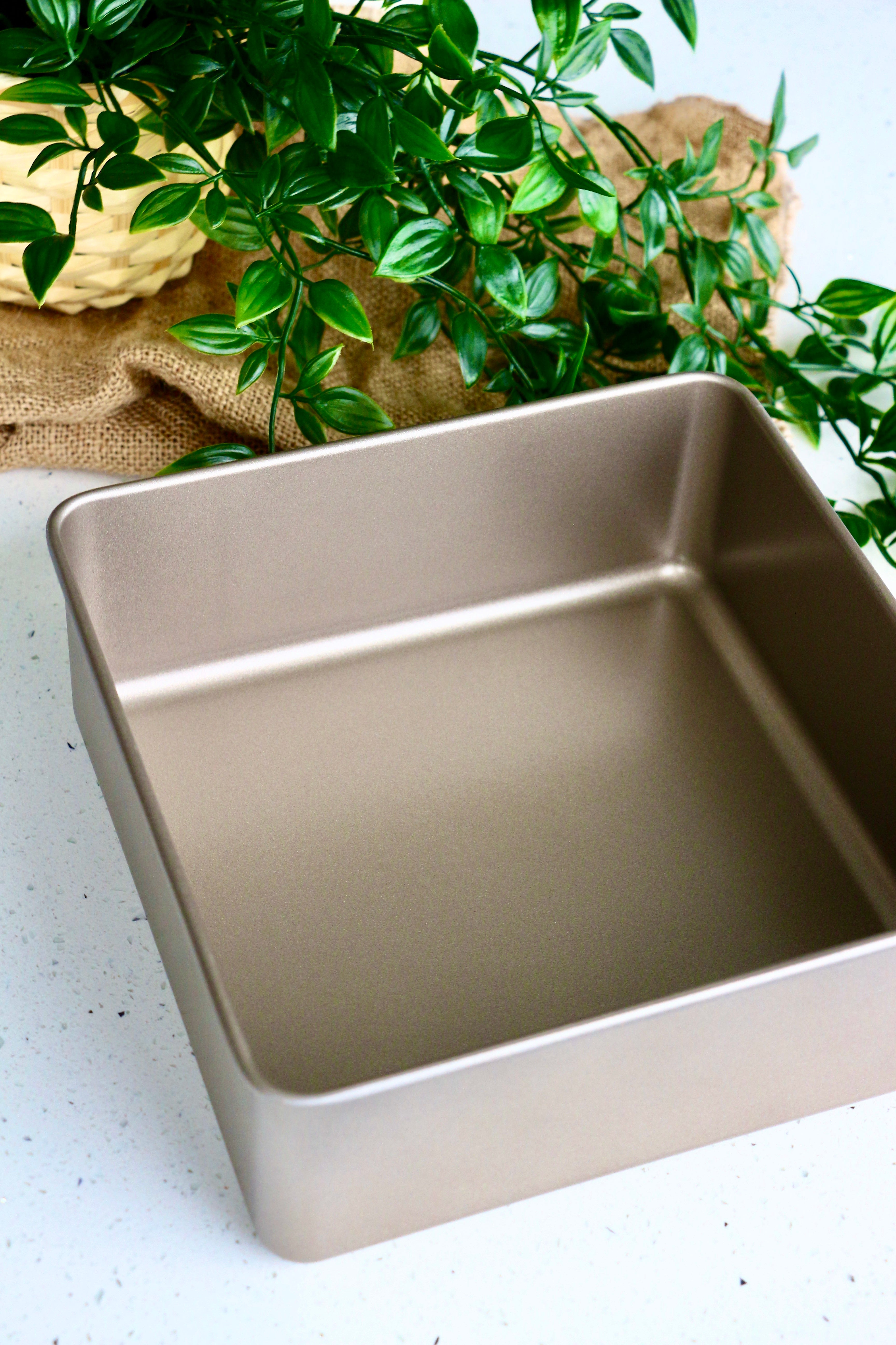 Nonstick Square Cake Pan (Gold)