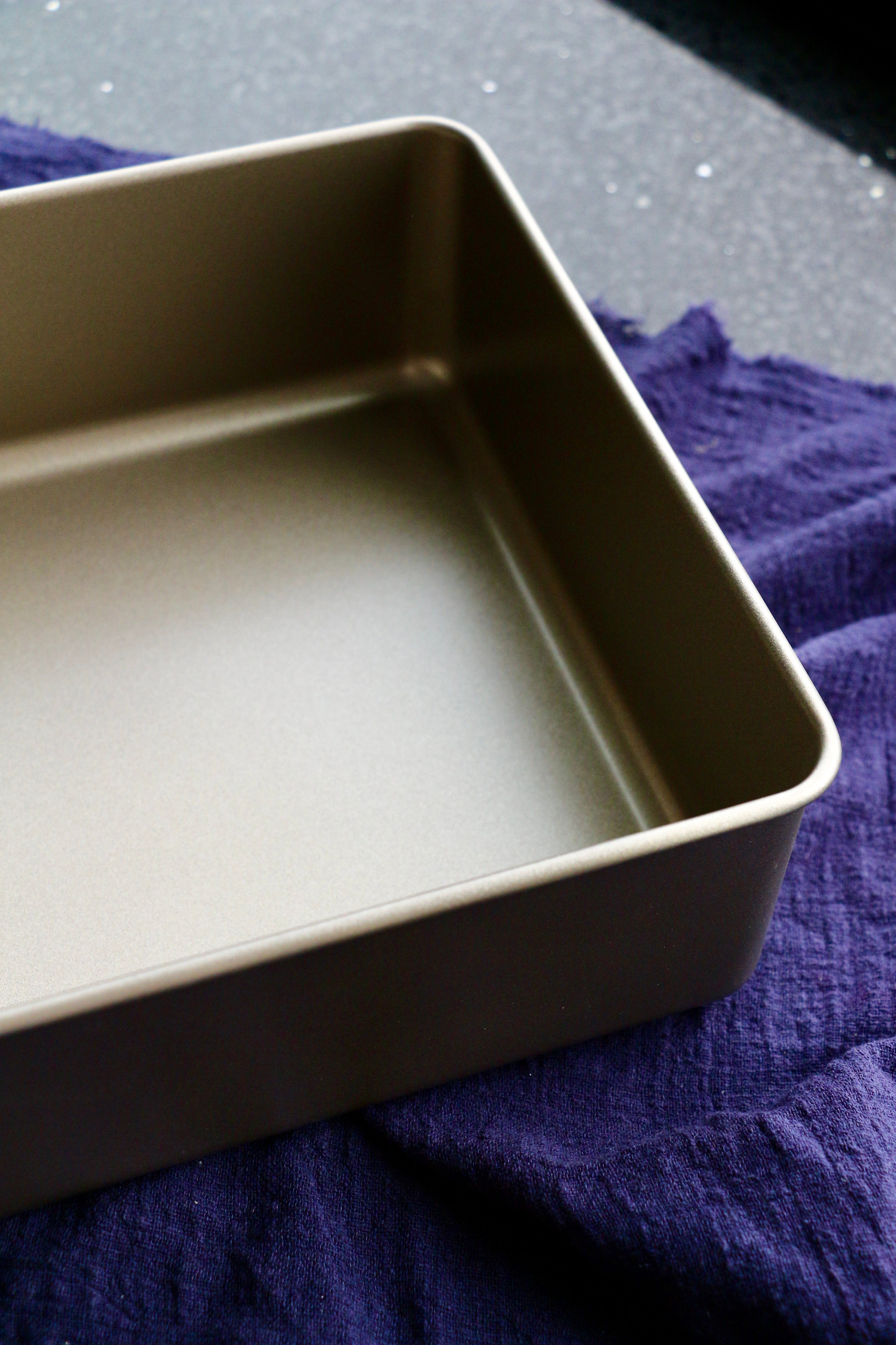 Nonstick Square Cake Pan (Gold)