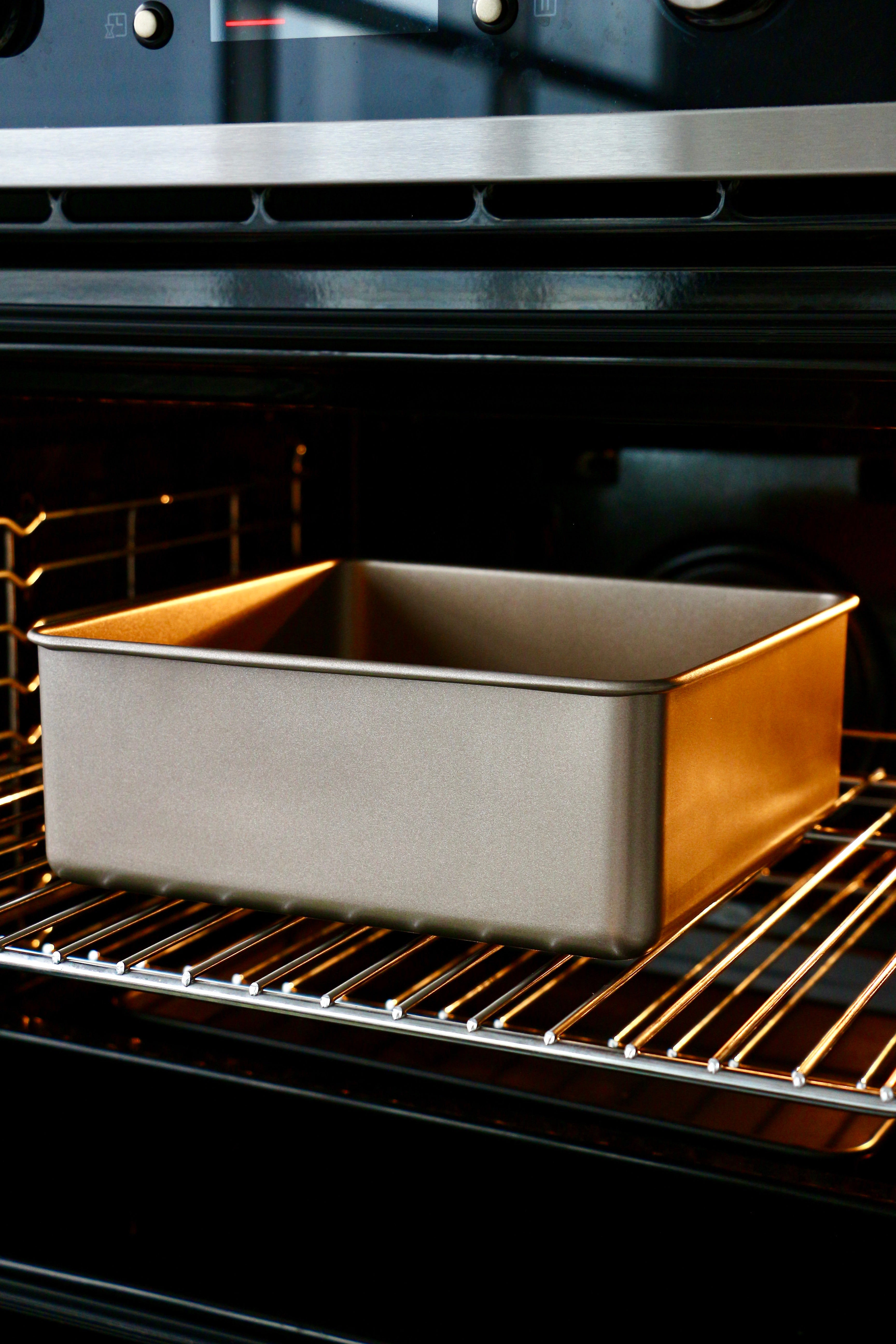 Nonstick Square Cake Pan (Gold)