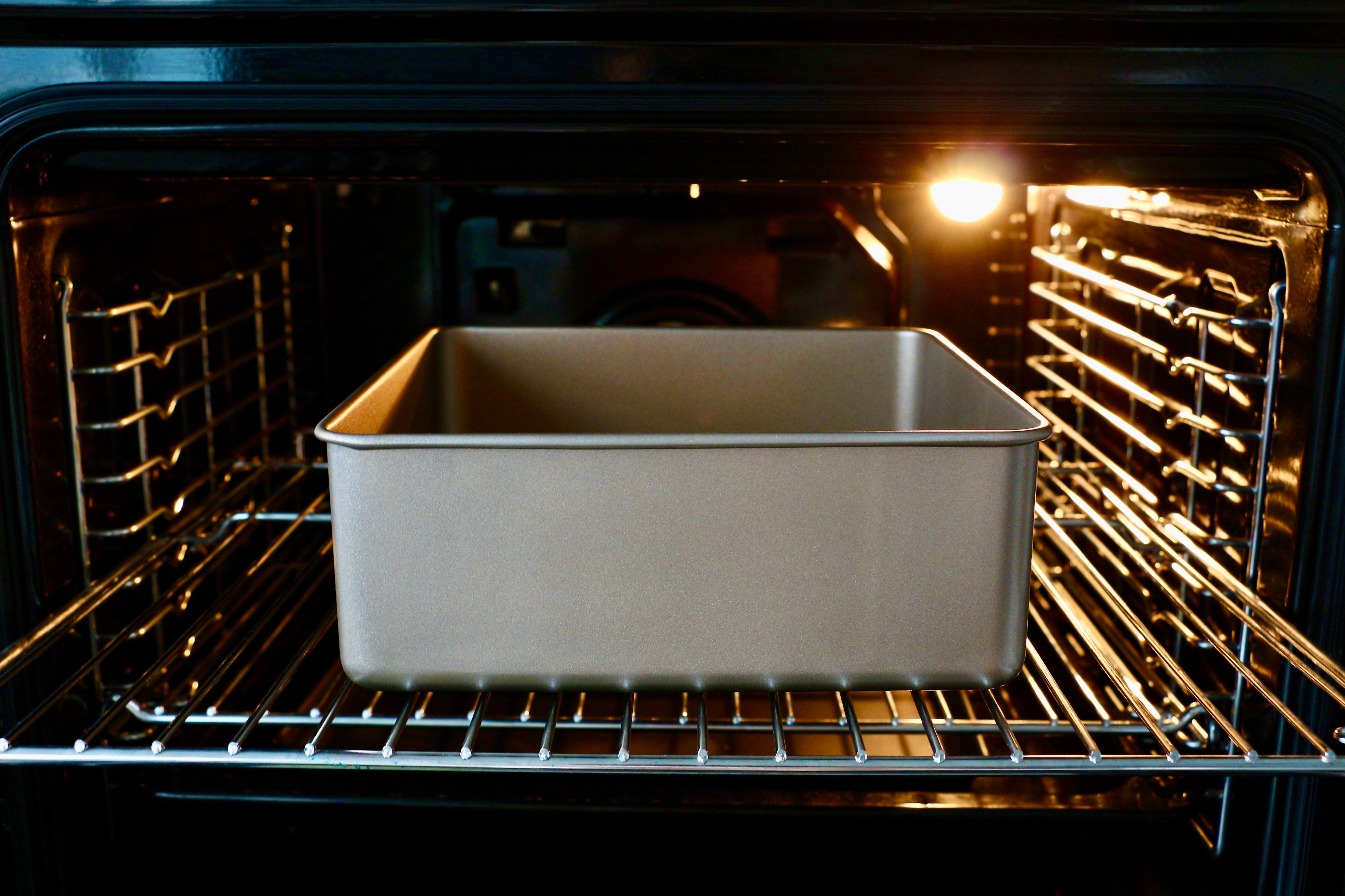 Nonstick Square Cake Pan (Gold)