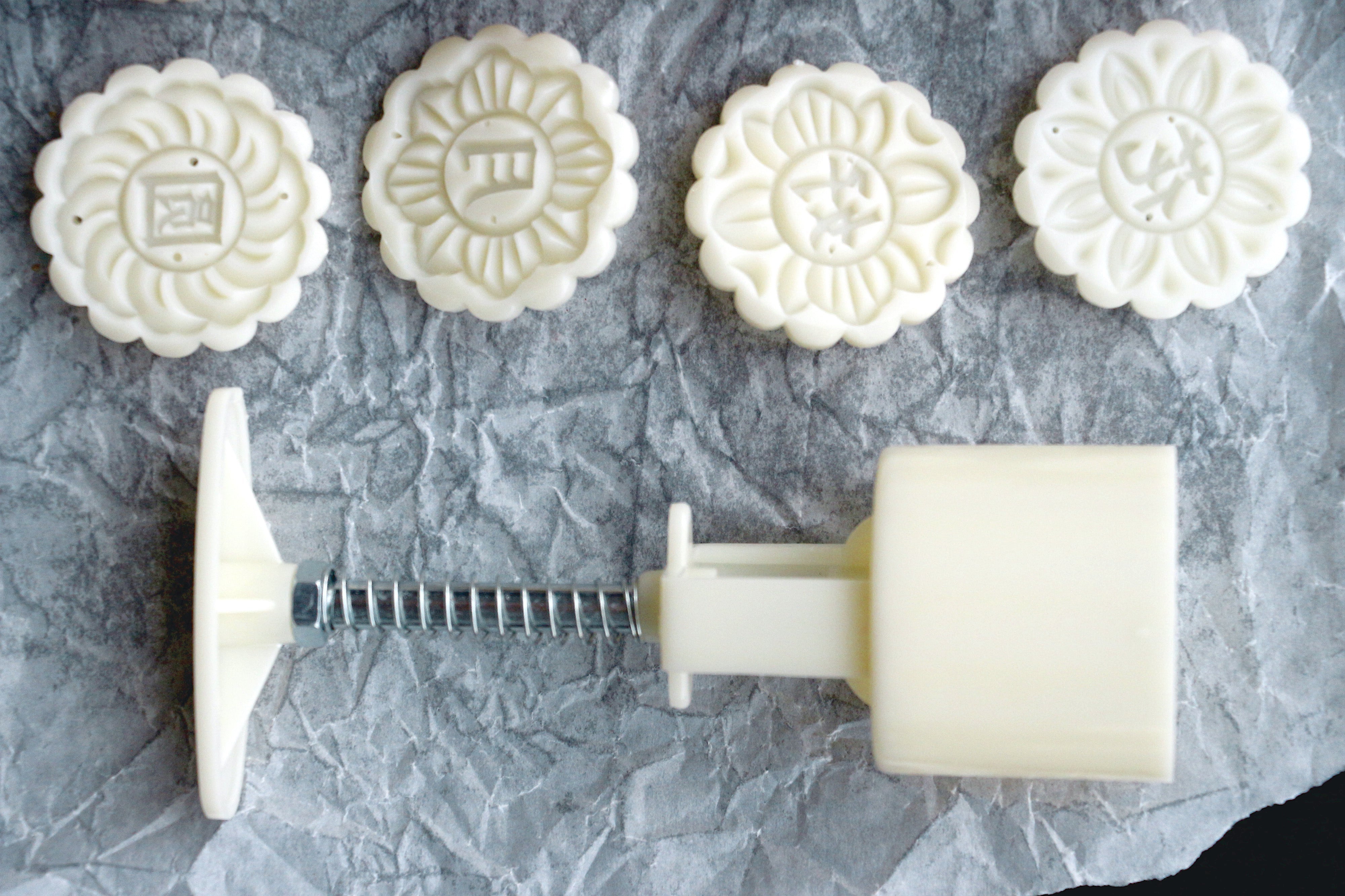 Mooncake Mold, Assorted (50g–60g, 4-6 Designs)