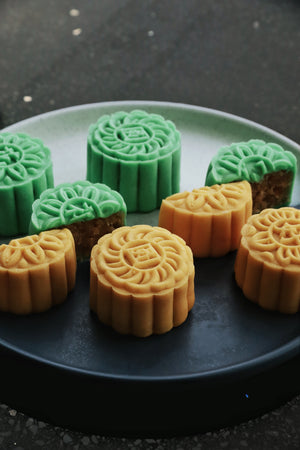 Tropical Tradition | Makes ~32x No-Bake Snowskin Mooncakes | Mango-Coconut Mochi | Ondeh Ondeh