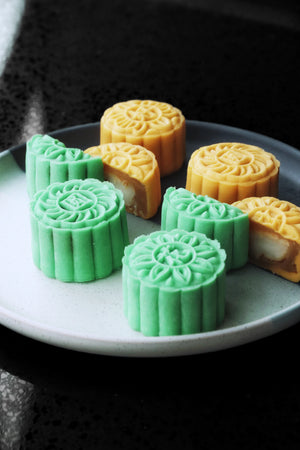 Tropical Tradition | Makes ~32x No-Bake Snowskin Mooncakes | Mango-Coconut Mochi | Ondeh Ondeh