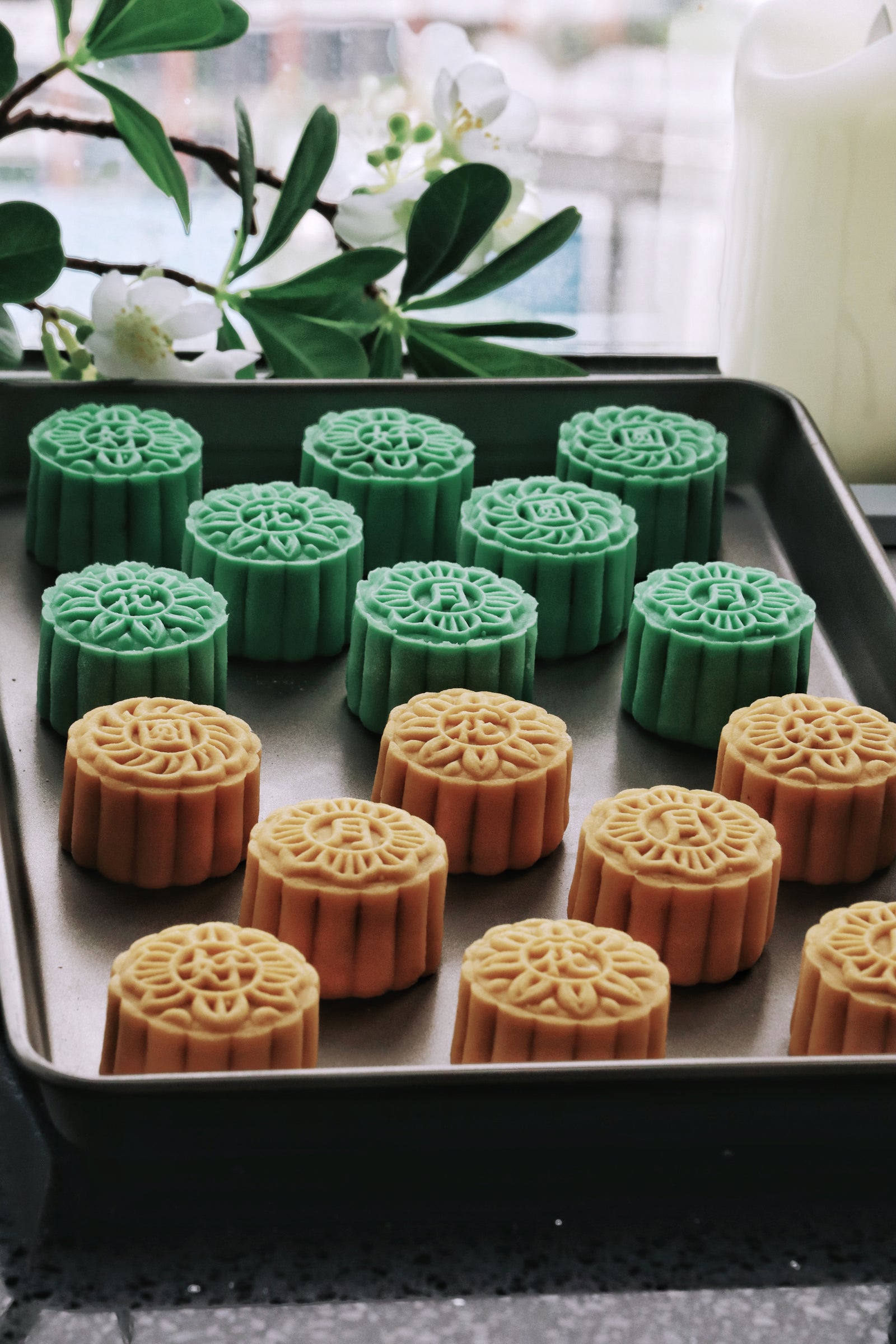 Tropical Tradition | Makes ~32x No-Bake Snowskin Mooncakes | Mango-Coconut Mochi | Ondeh Ondeh