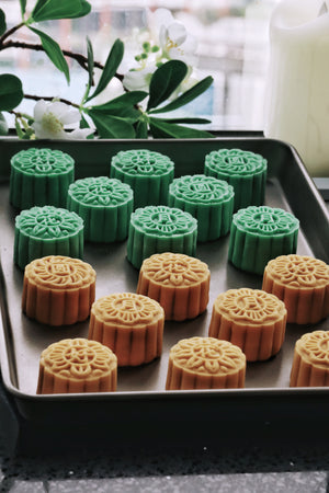 Tropical Tradition | Makes ~32x No-Bake Snowskin Mooncakes | Mango-Coconut Mochi | Ondeh Ondeh