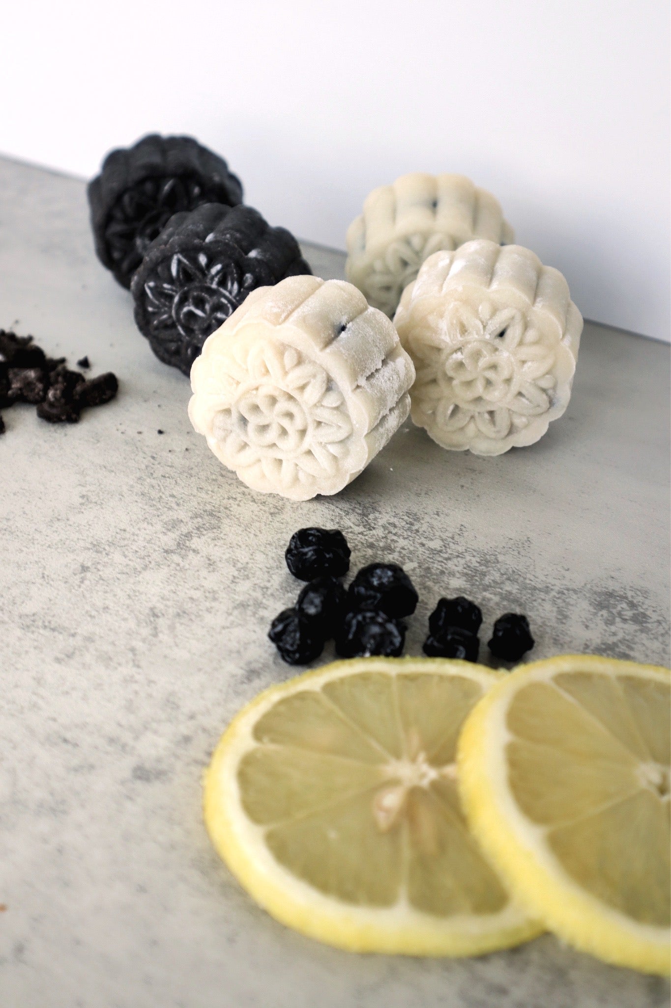 Chasing Away The Winter Blues | Makes ~36x No-Bake Snowskin Mooncakes | Lemon Blueberry Snowskin Mooncake & Cookies & Creme Snowskin Mooncakes