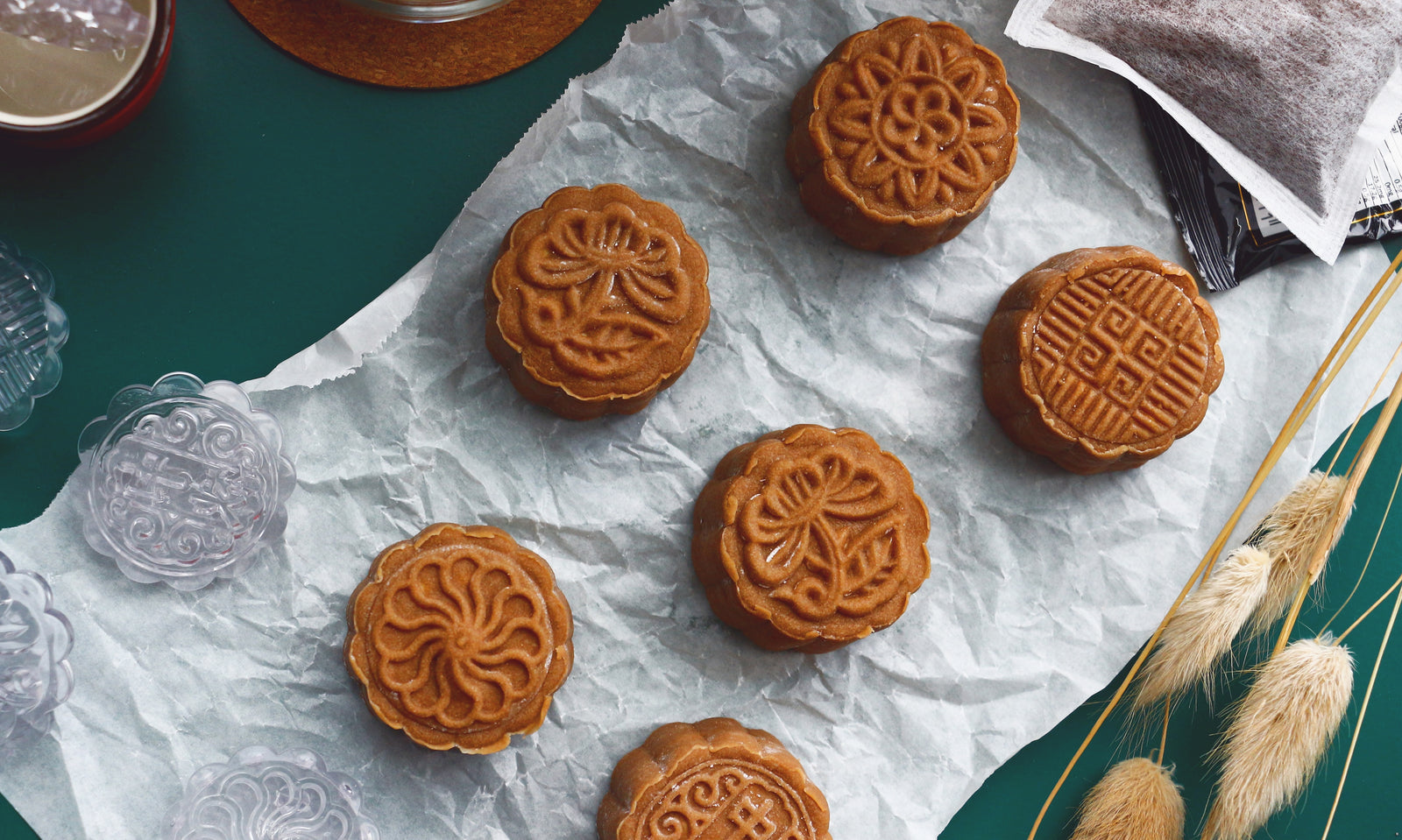 Midnight Orchard | Makes ~32x No-Bake Snowskin Mooncakes | Coffee, Hazelnut, Dark & White Chocolate | Strawberry, Oreo, Agar Agar |